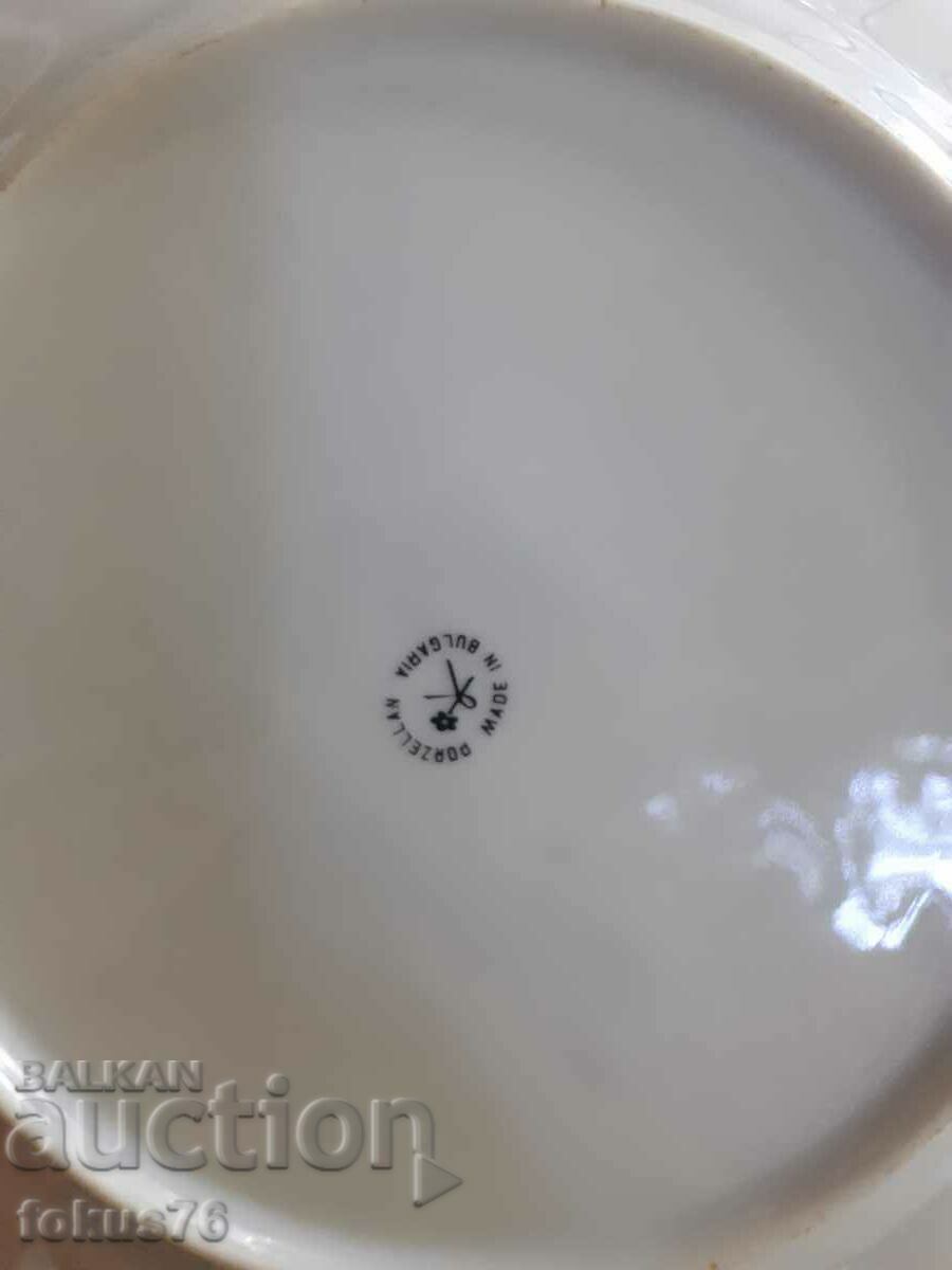 Delivery of Bulgarian porcelain Kitka Novi Pazar large plates 6 pcs. Delivery of Bulgarian porcelain Kitka Novi Pazar large plates 6 pcs.
