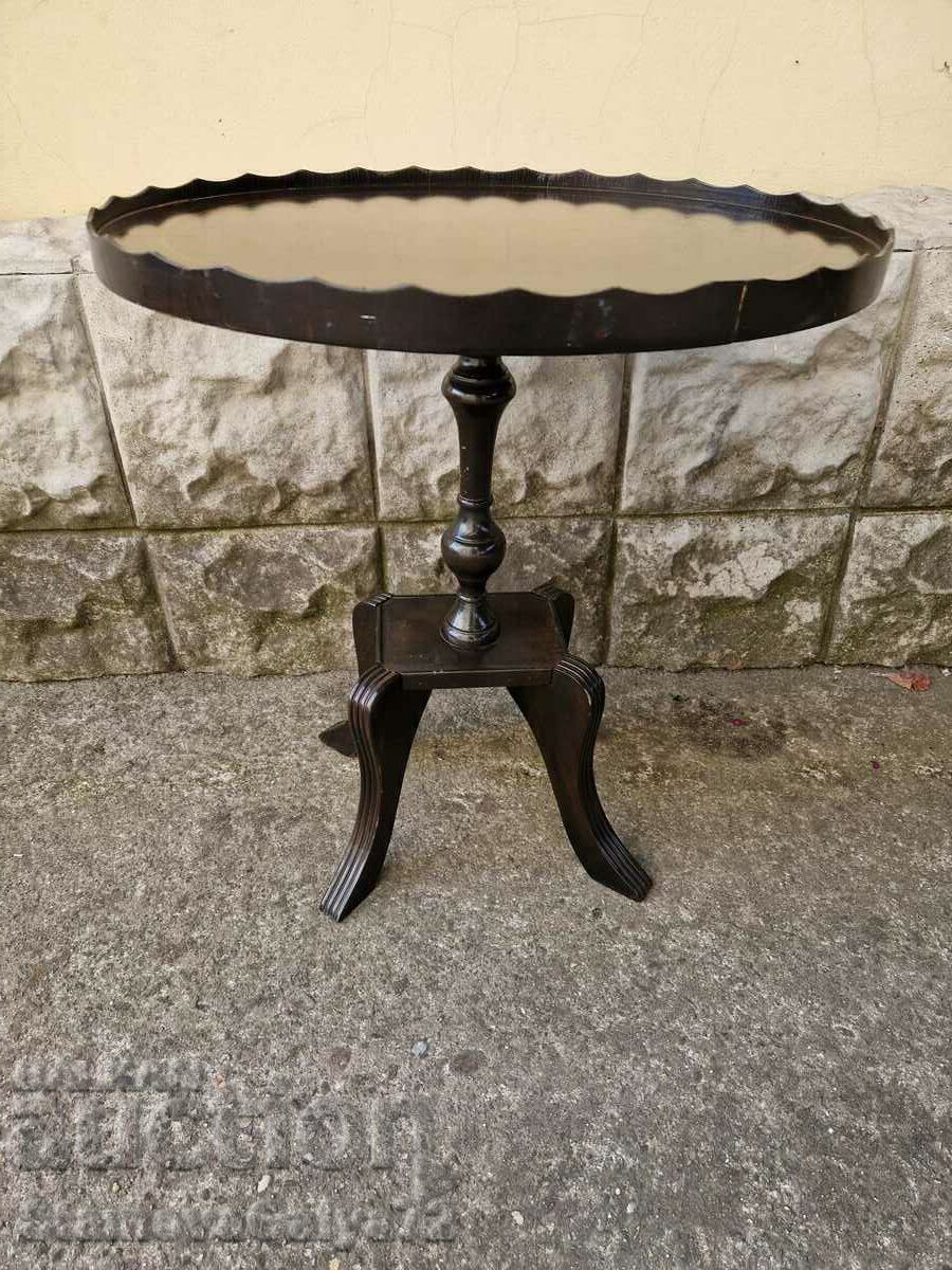 Auction A wonderful antique French side table Auction A wonderful antique French side table