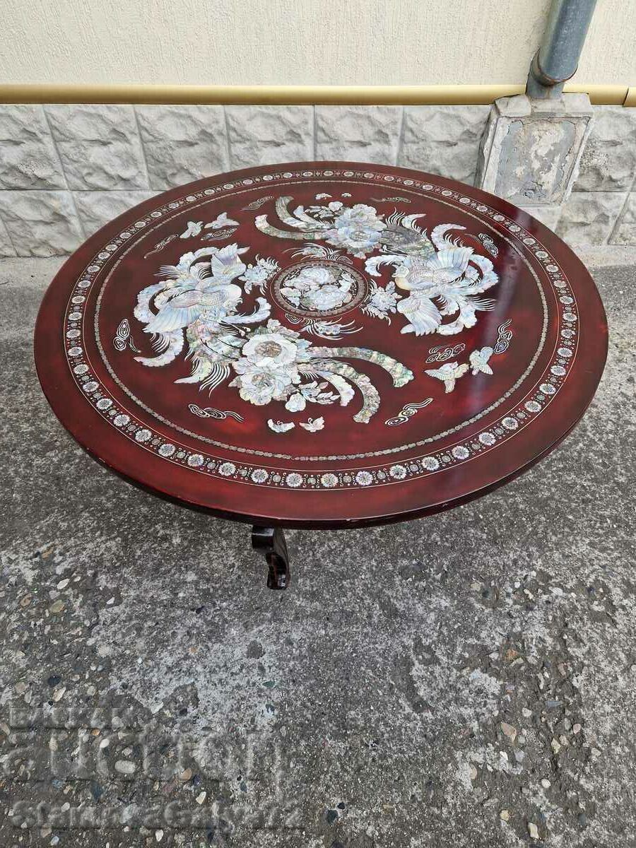 Корейска антикварна колекционерска маса седеф с цена € 660.59 | 1292.00 лв.