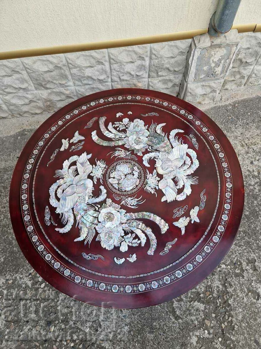 Delivery of Korean antique collectible mother of pearl table Delivery of Korean antique collectible mother of pearl table