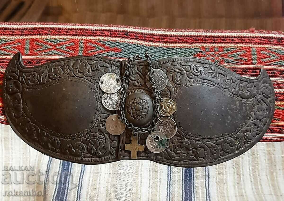 Antique Bronze Revivalist Belt Buckles with Belt Antique Bronze Revivalist Belt Buckles with Belt