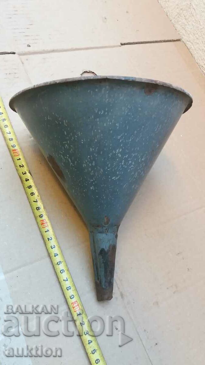 SOC. ENAMELED FUNNEL - 6 SOC. ENAMELED FUNNEL - 6