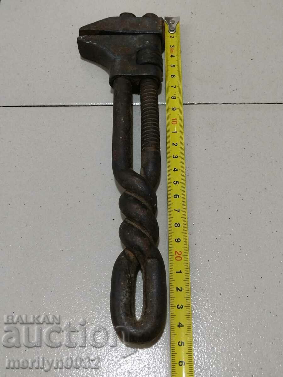 Auction  An old key from a blacksmith shop