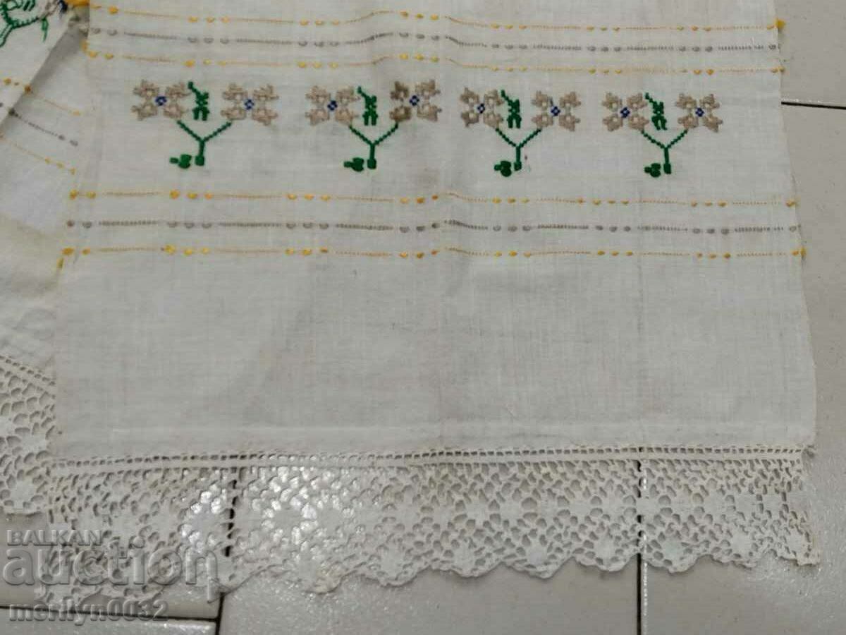 Стара ръчно тъкана кърпа кенар бродерия дантела с цена 49.00 лв. | € 25.05 Стара ръчно тъкана кърпа кенар бродерия дантела с цена 49.00 лв. | € 25.05