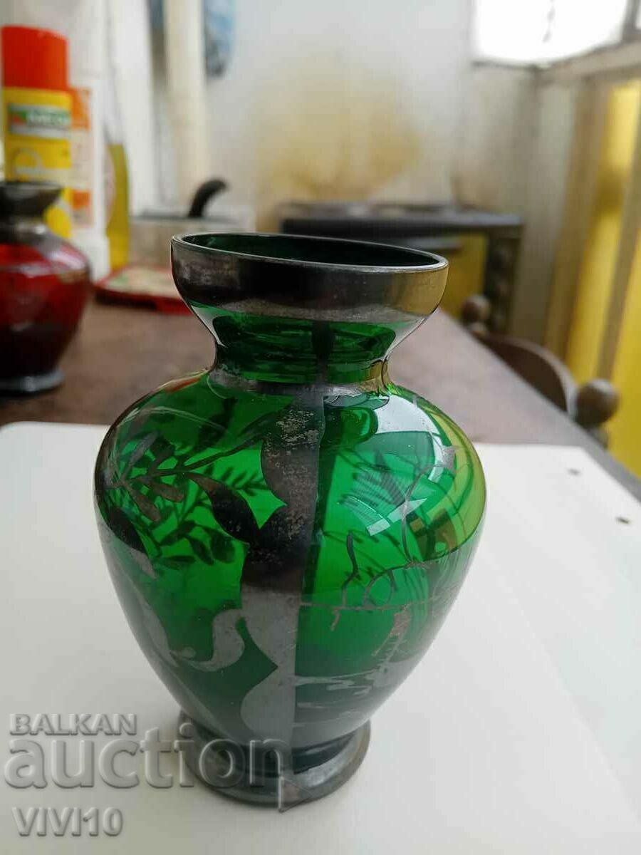 Auction A gorgeous vase with silver Auction A gorgeous vase with silver