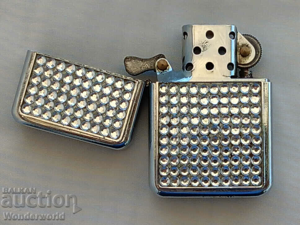 Licitație Brichetă pe benzină Zippo Licitație Brichetă pe benzină Zippo