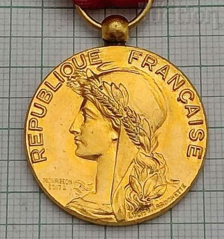 Auction  FRANCE SILVER MEDAL ROSETTE NAMED INDUSTRY /