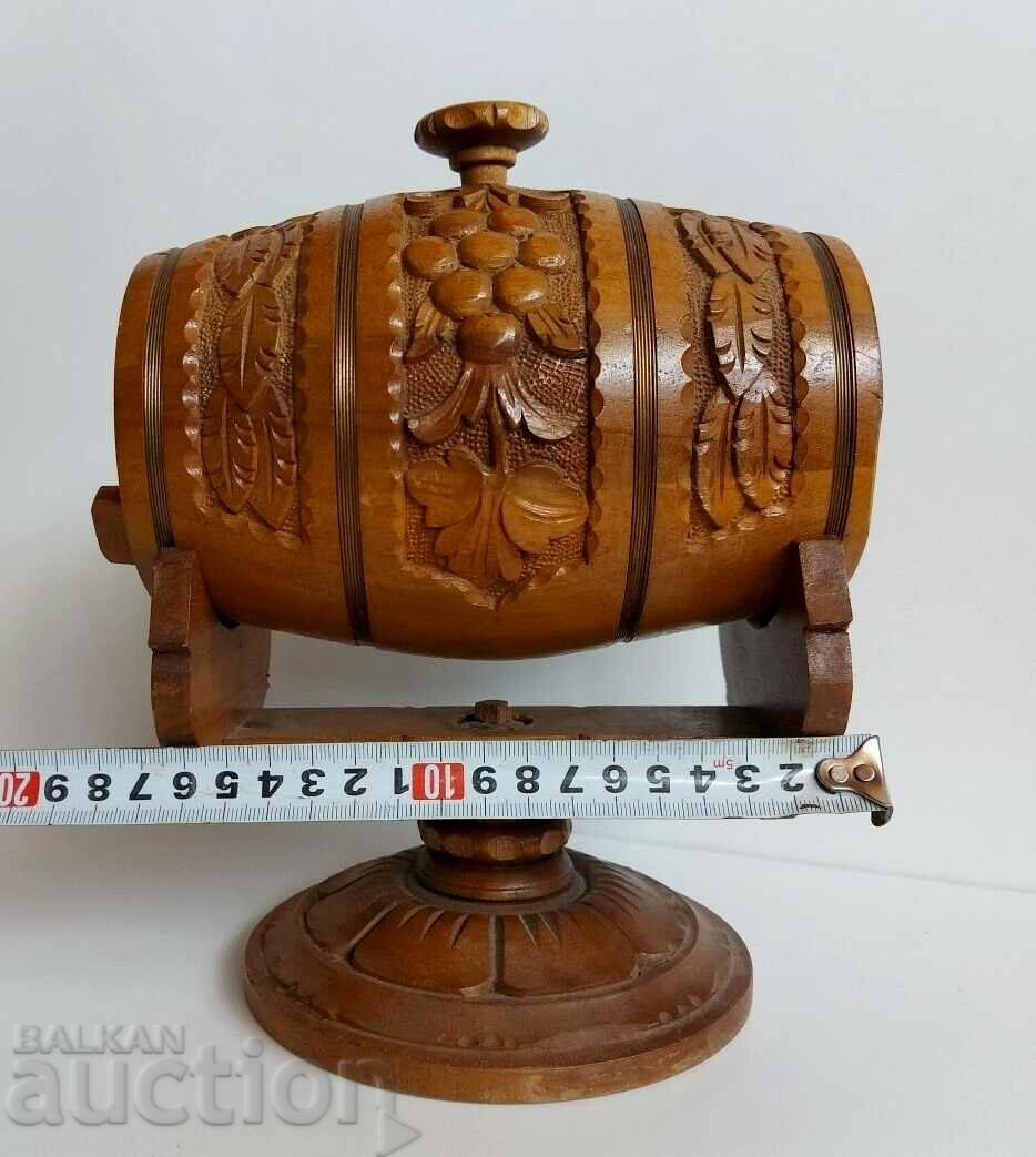 Auction PERFECT WOODEN SOC KEG KEG WOOD CARVING STAND Auction PERFECT WOODEN SOC KEG KEG WOOD CARVING STAND