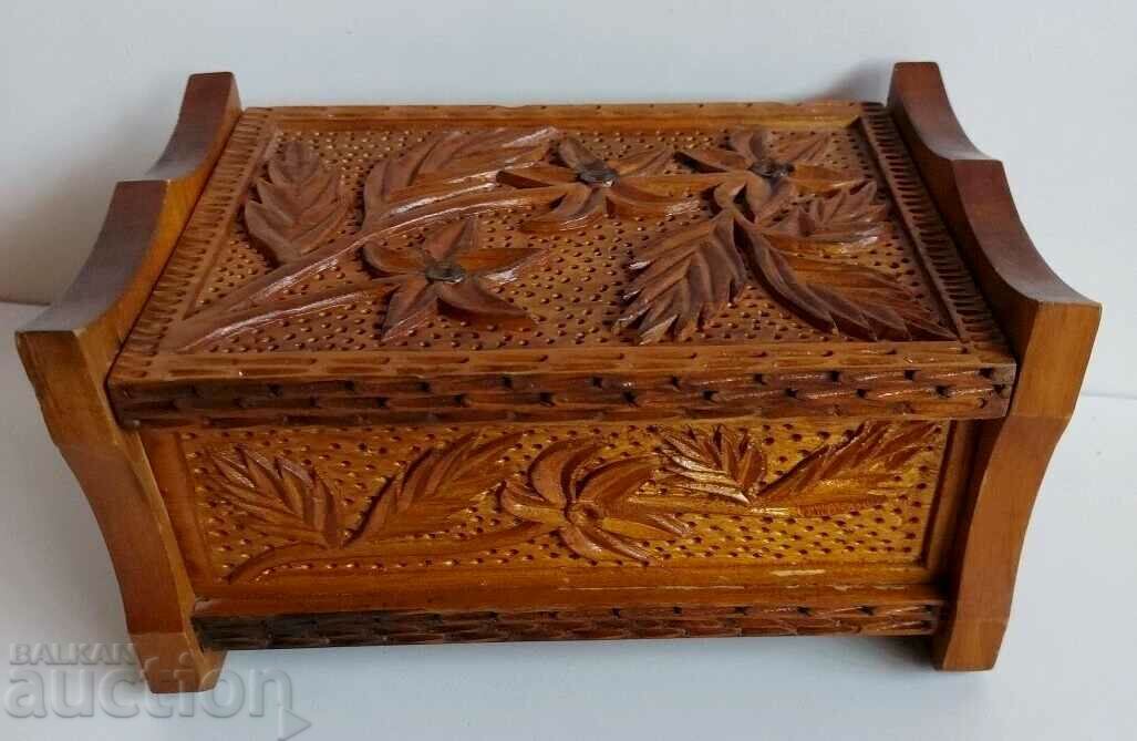 PERFECT WOODEN BOX WITH RICH JEWELRY CARVING