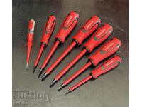 Set of 7 insulated screwdrivers + phase meter