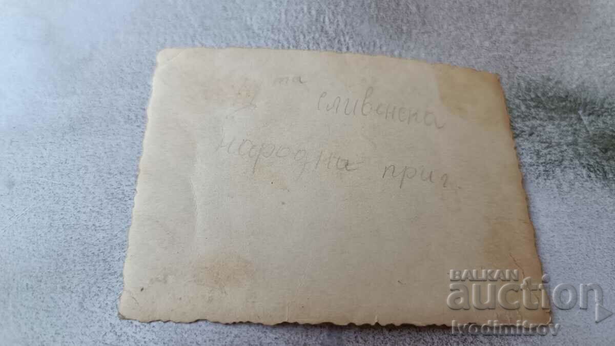 Foto Sliven elevi de la III prog. demonstrand in strada cu preț 2.35 BGN | € 1.20