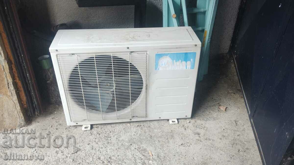 Licitație Aparat de aer conditionat Midea 12 ka cu telecomanda