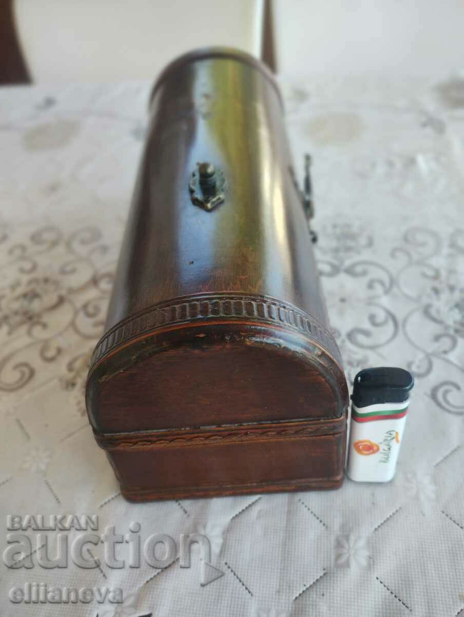 Delivery of Vintage wooden jewelry box