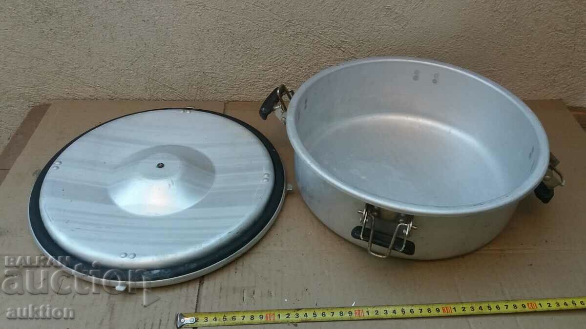 Auction MASSIVE MILITARY FOOD POT Auction MASSIVE MILITARY FOOD POT