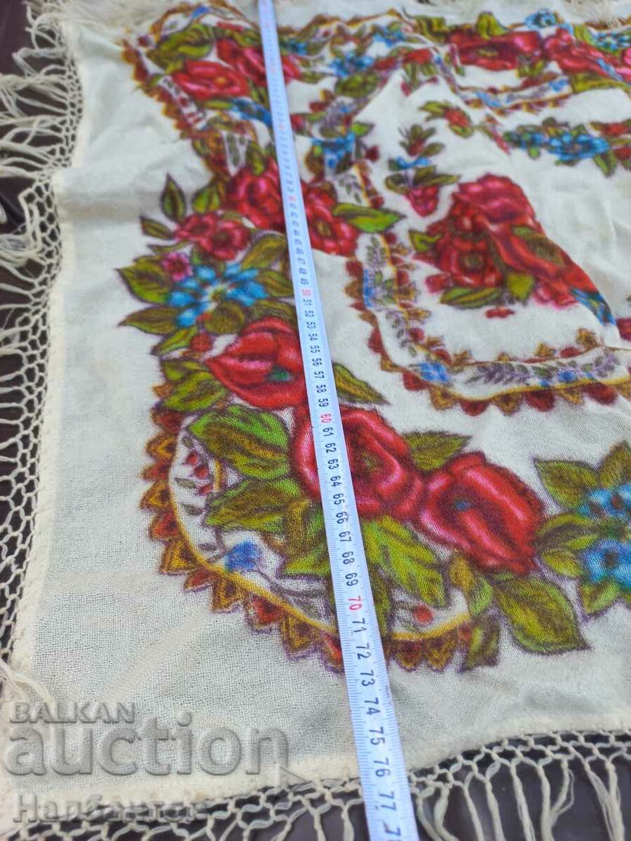 Auction  OLD HEAD TOWEL SCARF WEAR