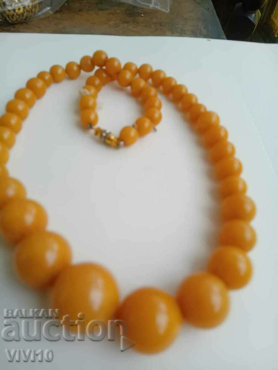 Μοναδικό κολιέ κεχριμπαρένιο με τιμή 140.00 BGN | € 71.58 Μοναδικό κολιέ κεχριμπαρένιο με τιμή 140.00 BGN | € 71.58