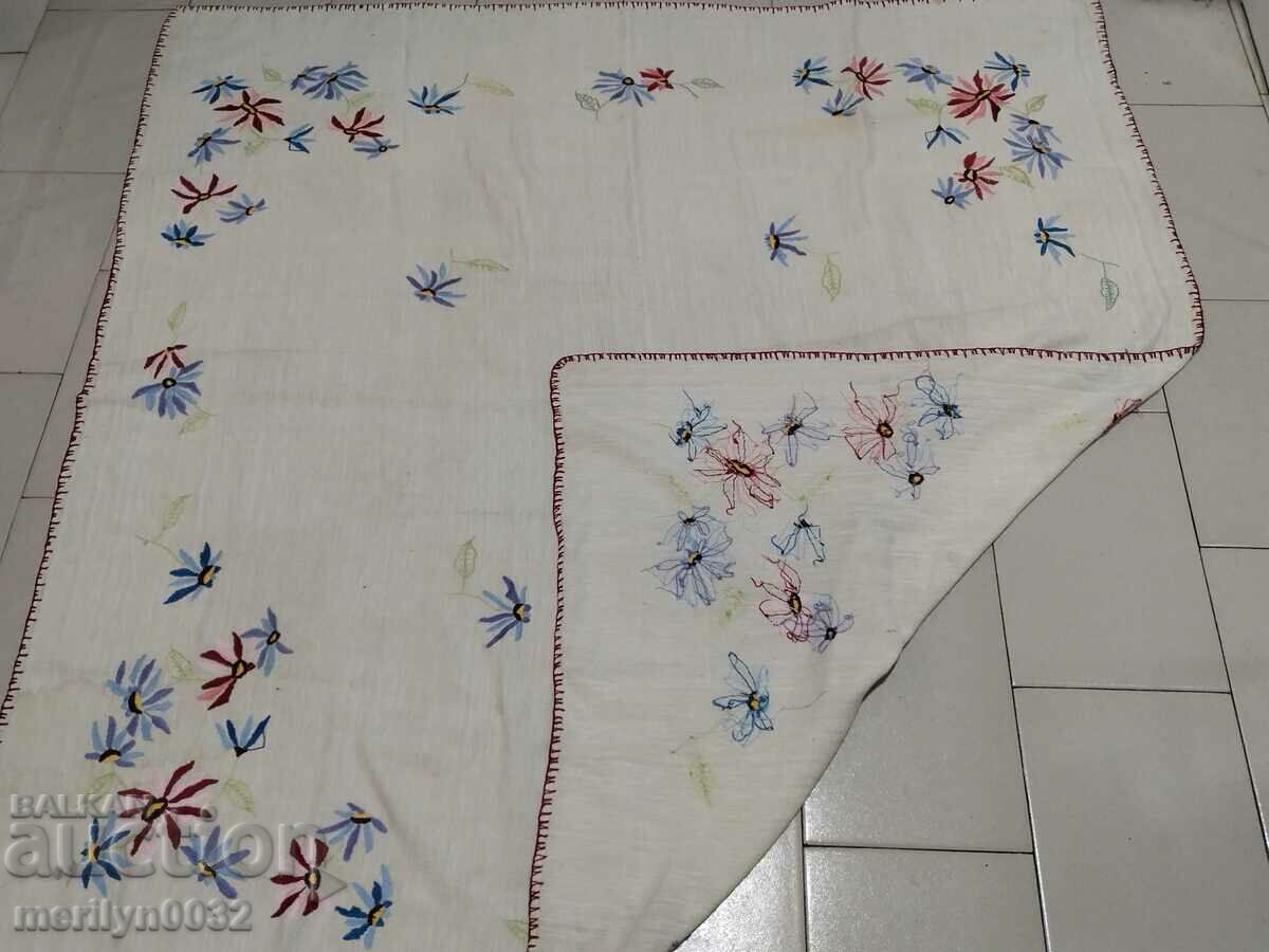 Delivery of Old embroidered tablecloth milo Bulgarian embroidery carpet Delivery of Old embroidered tablecloth milo Bulgarian embroidery carpet