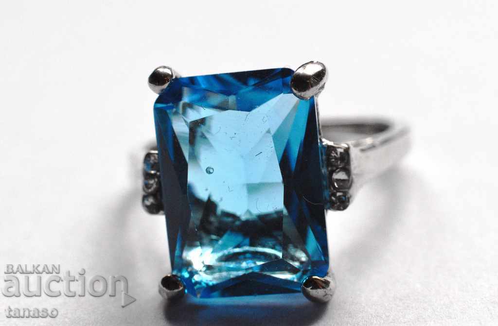 Auction Ring with large aquamarine, white rhodium plating #60 Auction Ring with large aquamarine, white rhodium plating #60