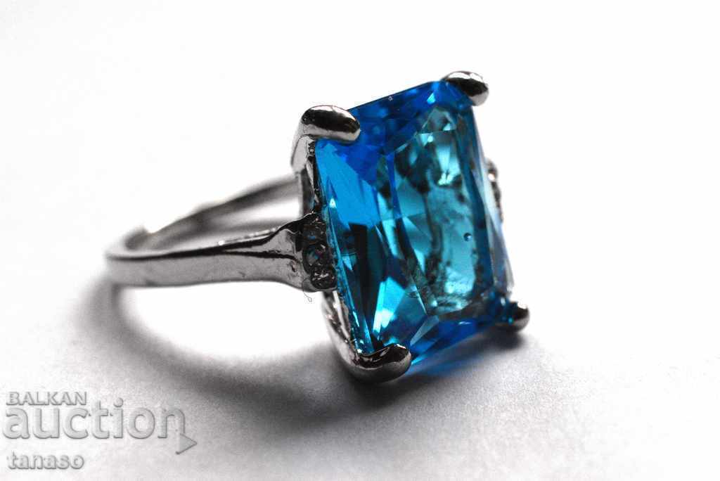 Ring with large aquamarine, white rhodium plating #60