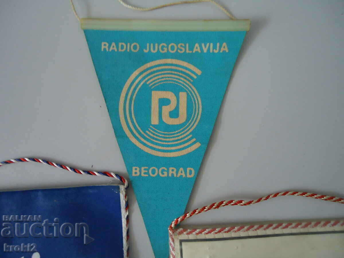 Τρεις vintage συλλεκτικές σημαίες ραδιόφωνο με τιμή 30.00 BGN | € 15.34 Τρεις vintage συλλεκτικές σημαίες ραδιόφωνο με τιμή 30.00 BGN | € 15.34