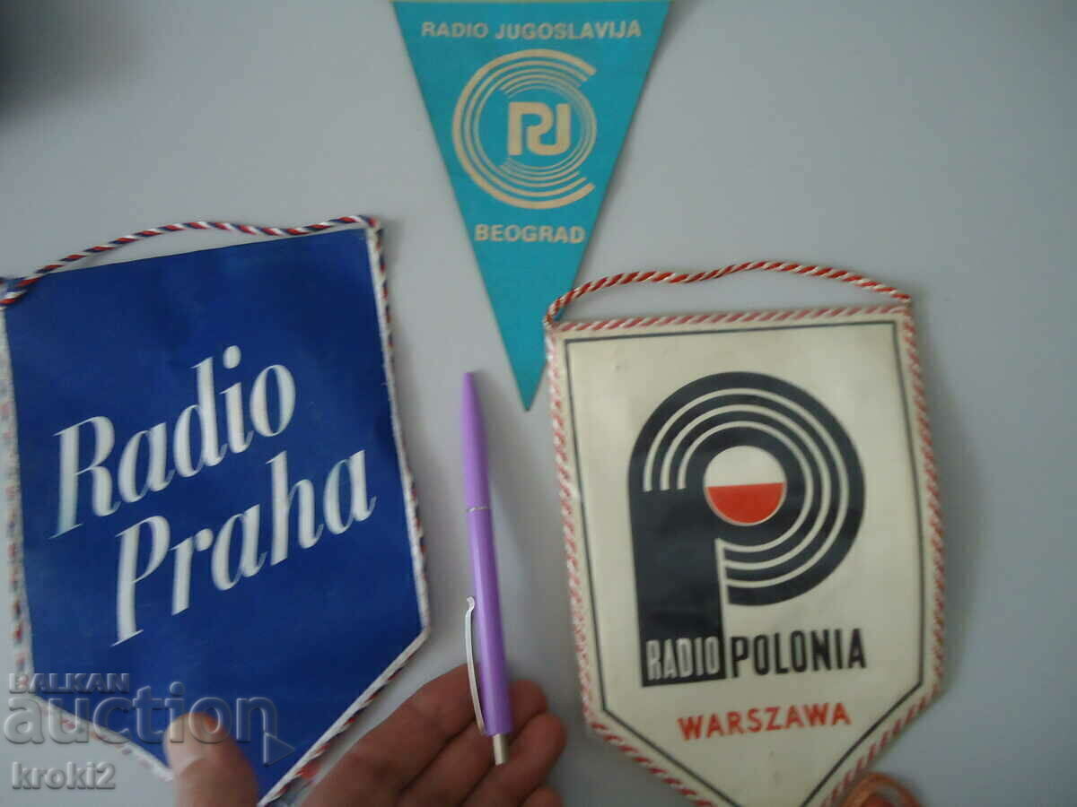 Παράδοση Τρεις vintage συλλεκτικές σημαίες ραδιόφωνο Παράδοση Τρεις vintage συλλεκτικές σημαίες ραδιόφωνο