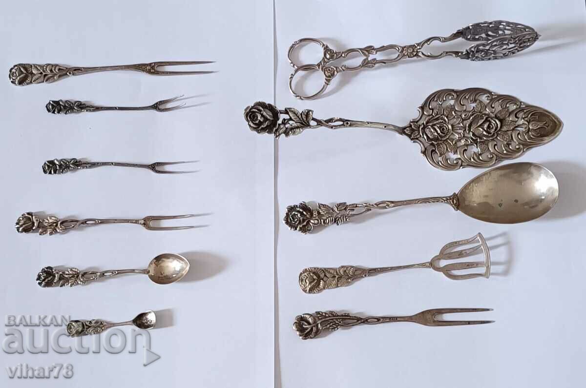 Delivery of 11 pieces of silverware Delivery of 11 pieces of silverware