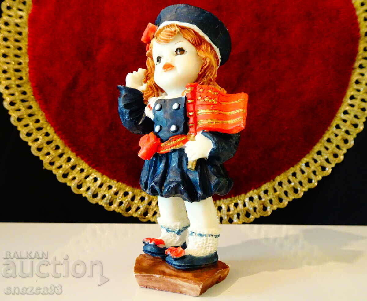 Porcelain figurine, child figure, girl with price 10.00 BGN | € 5.11 Porcelain figurine, child figure, girl with price 10.00 BGN | € 5.11