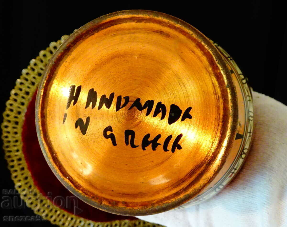 Delivery of Copper vase, hunting paintings, Antelopes, Gazelles Delivery of Copper vase, hunting paintings, Antelopes, Gazelles