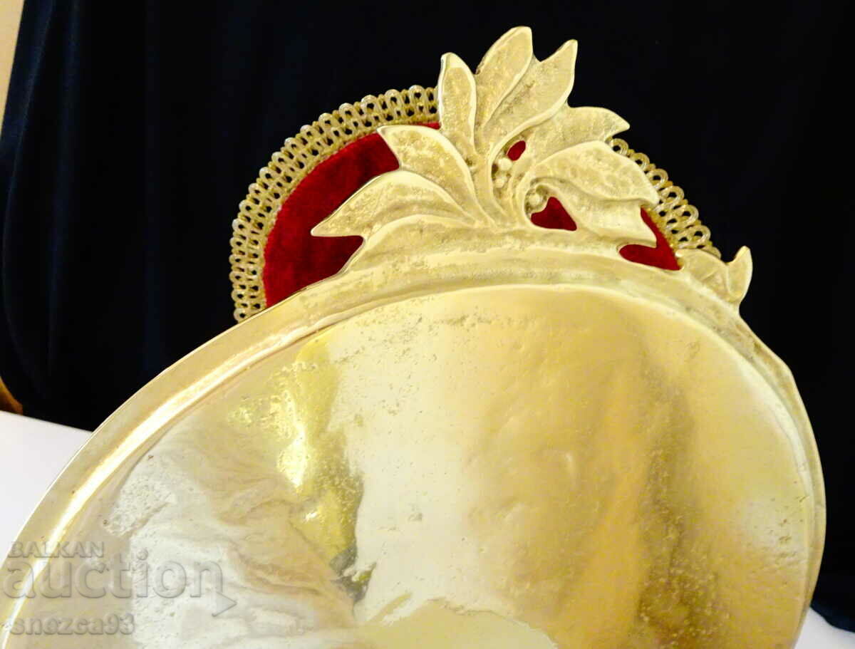 Shiny bronze tray 2.5 kg. - 7 Shiny bronze tray 2.5 kg. - 7