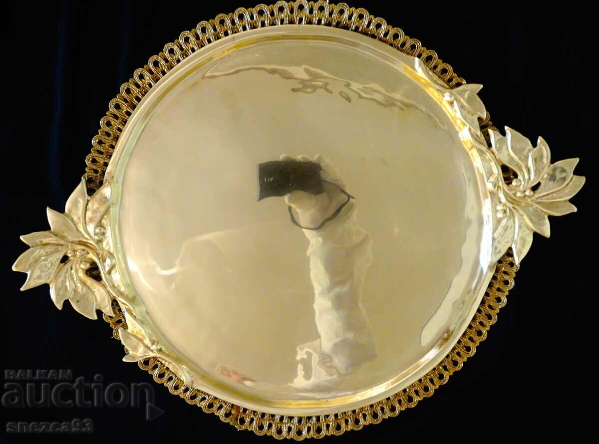 Shiny bronze tray 2.5 kg. Shiny bronze tray 2.5 kg.