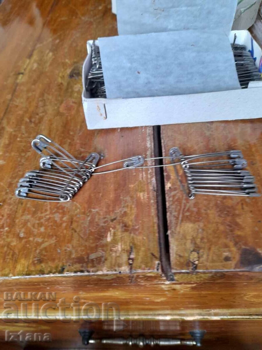 Delivery of Old secret, safe needles Delivery of Old secret, safe needles