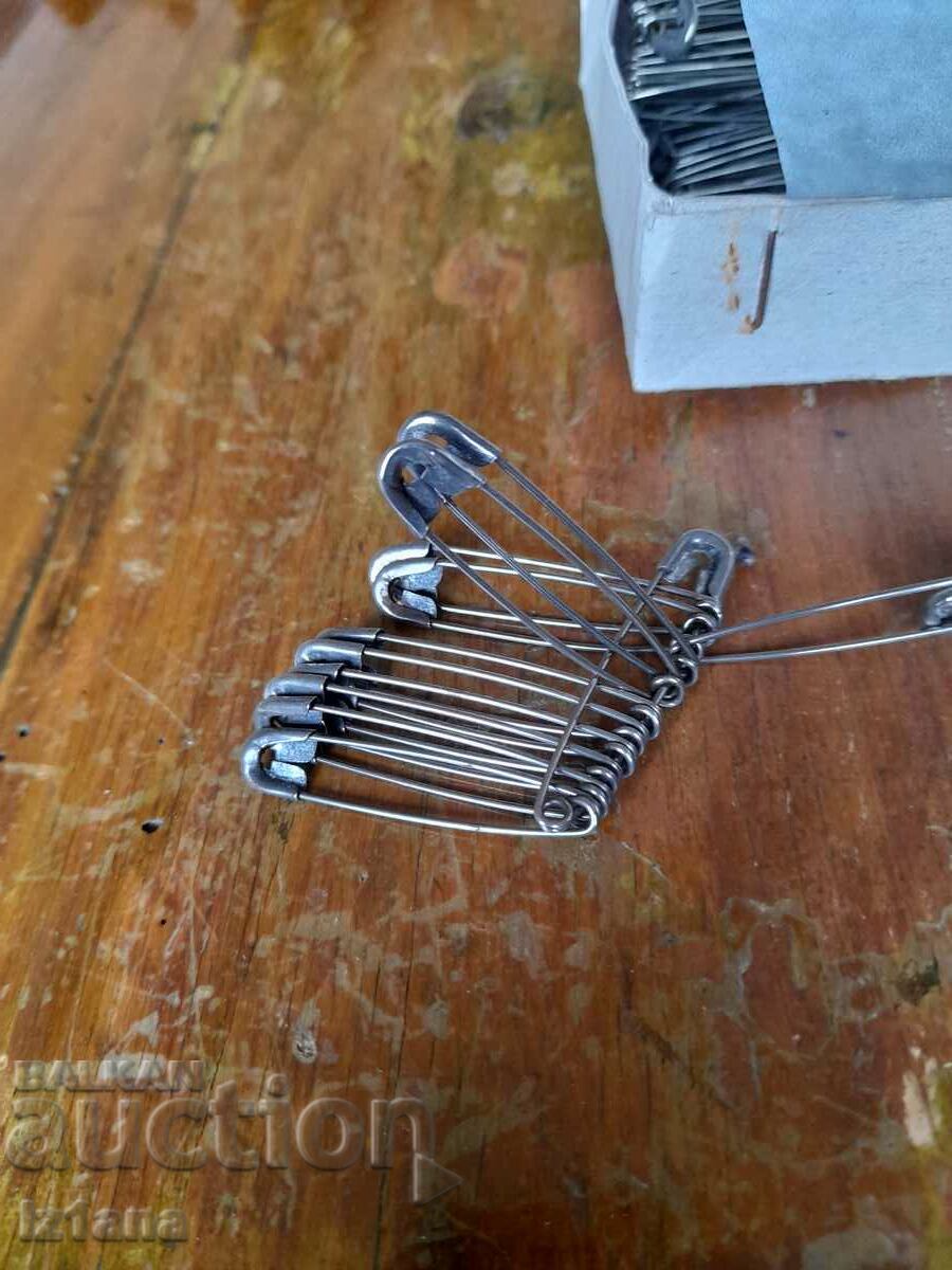 Old secret, safe needles - 5 Old secret, safe needles - 5