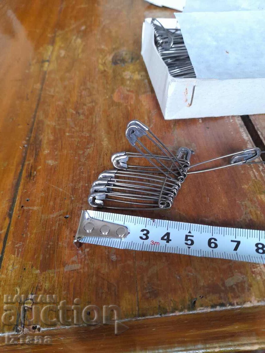 Old secret, safe needles - 6 Old secret, safe needles - 6