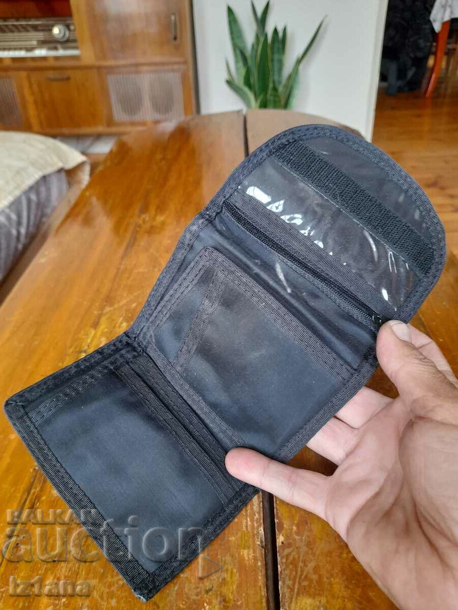 Delivery of Marlboro wallet