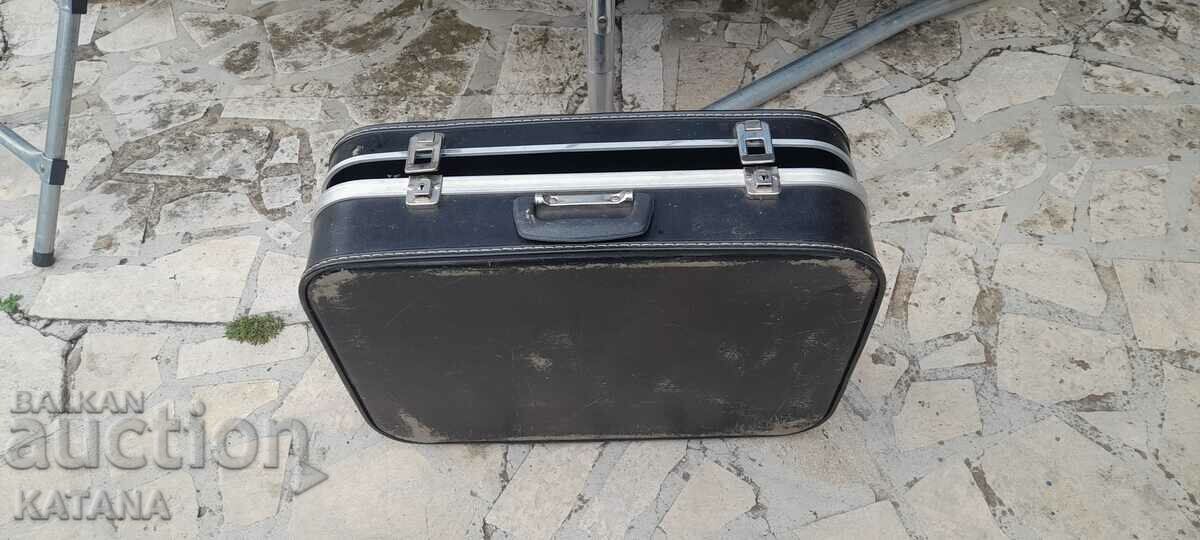 Licitație Valisa veche 2 bucati