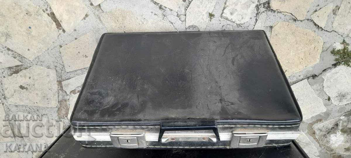 Valisa veche 2 bucati - 6