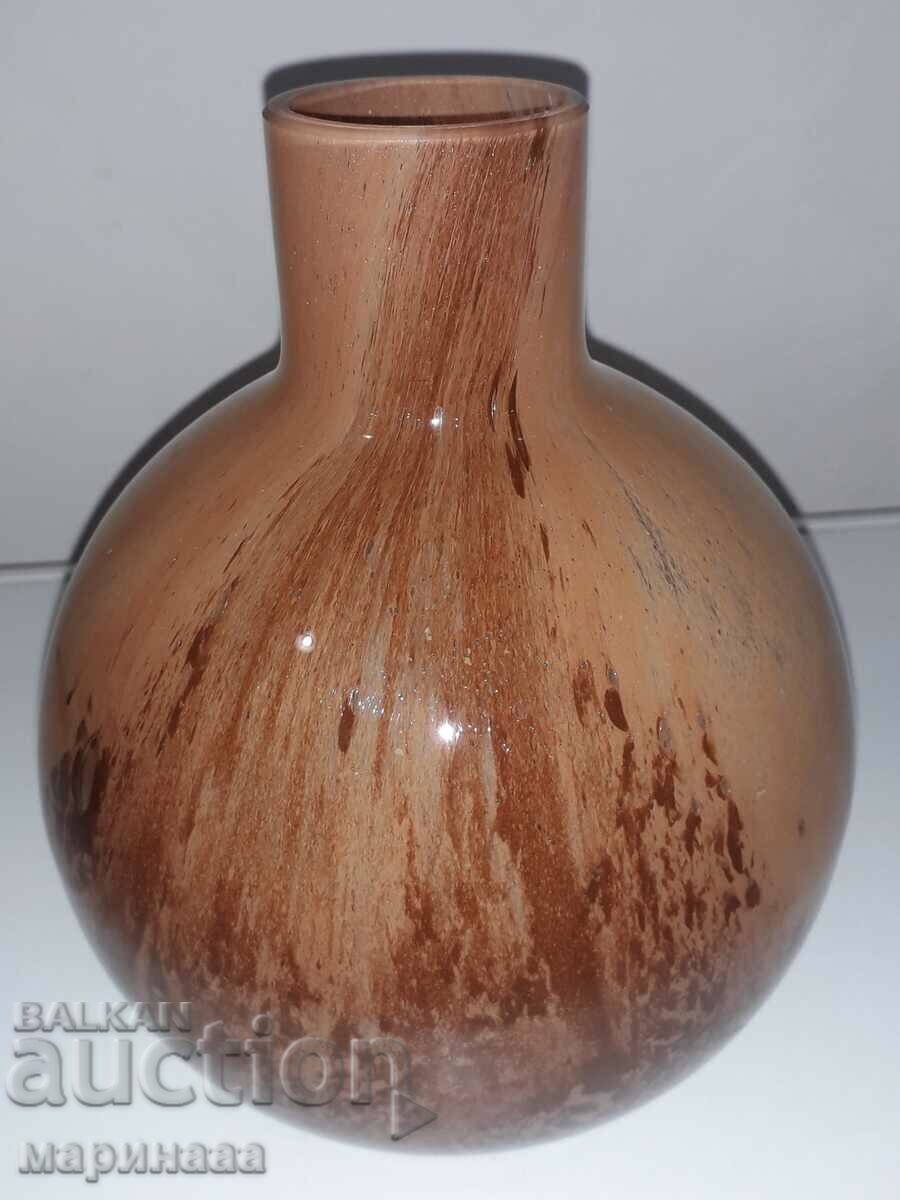 VASE. SOLID GLASS. 1 KG with price 7.00 BGN | € 3.58 VASE. SOLID GLASS. 1 KG with price 7.00 BGN | € 3.58