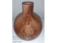 VASE. SOLID GLASS. 1 KG