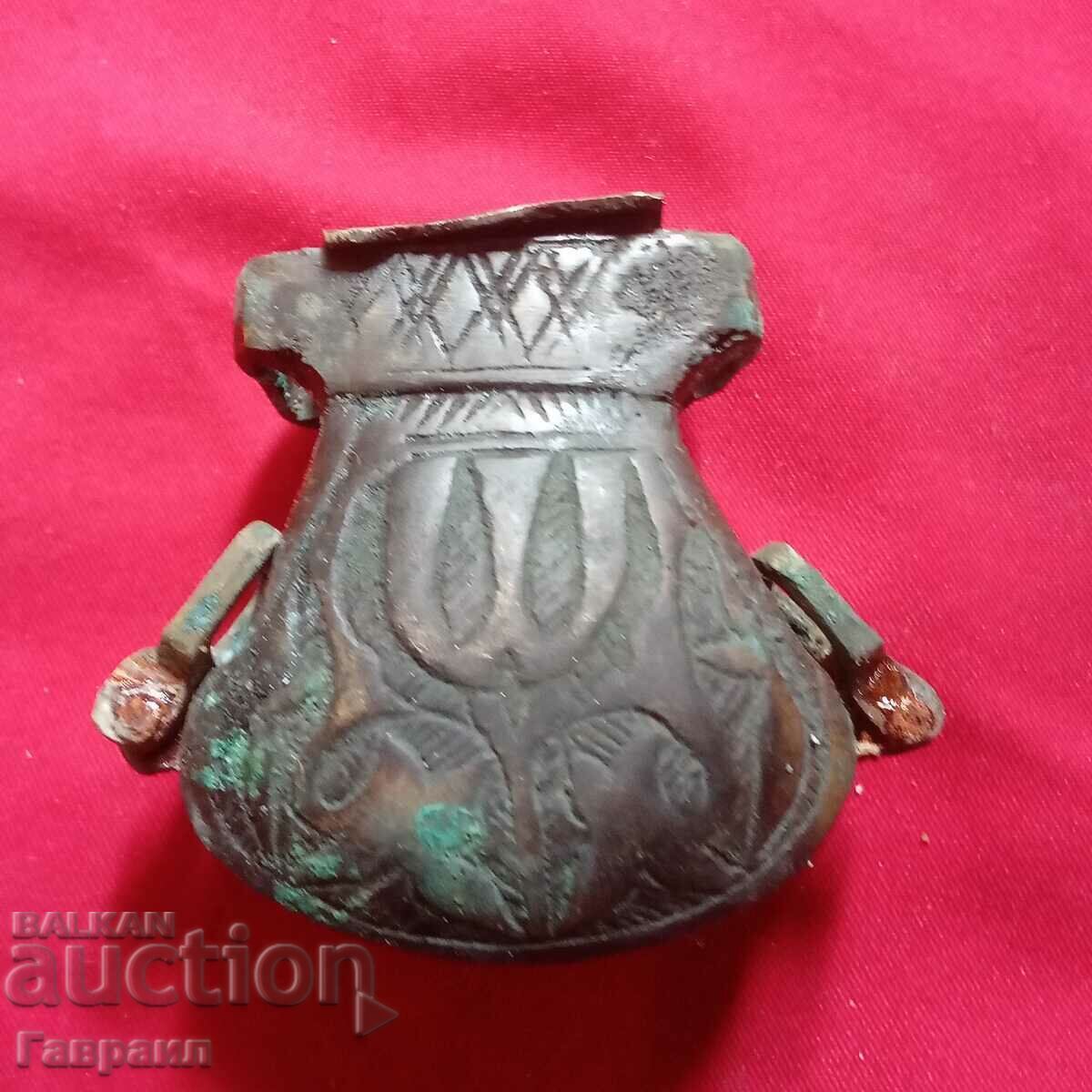 Praf de pușcă, petardă cu preț 120.00 BGN | € 61.36 Praf de pușcă, petardă cu preț 120.00 BGN | € 61.36