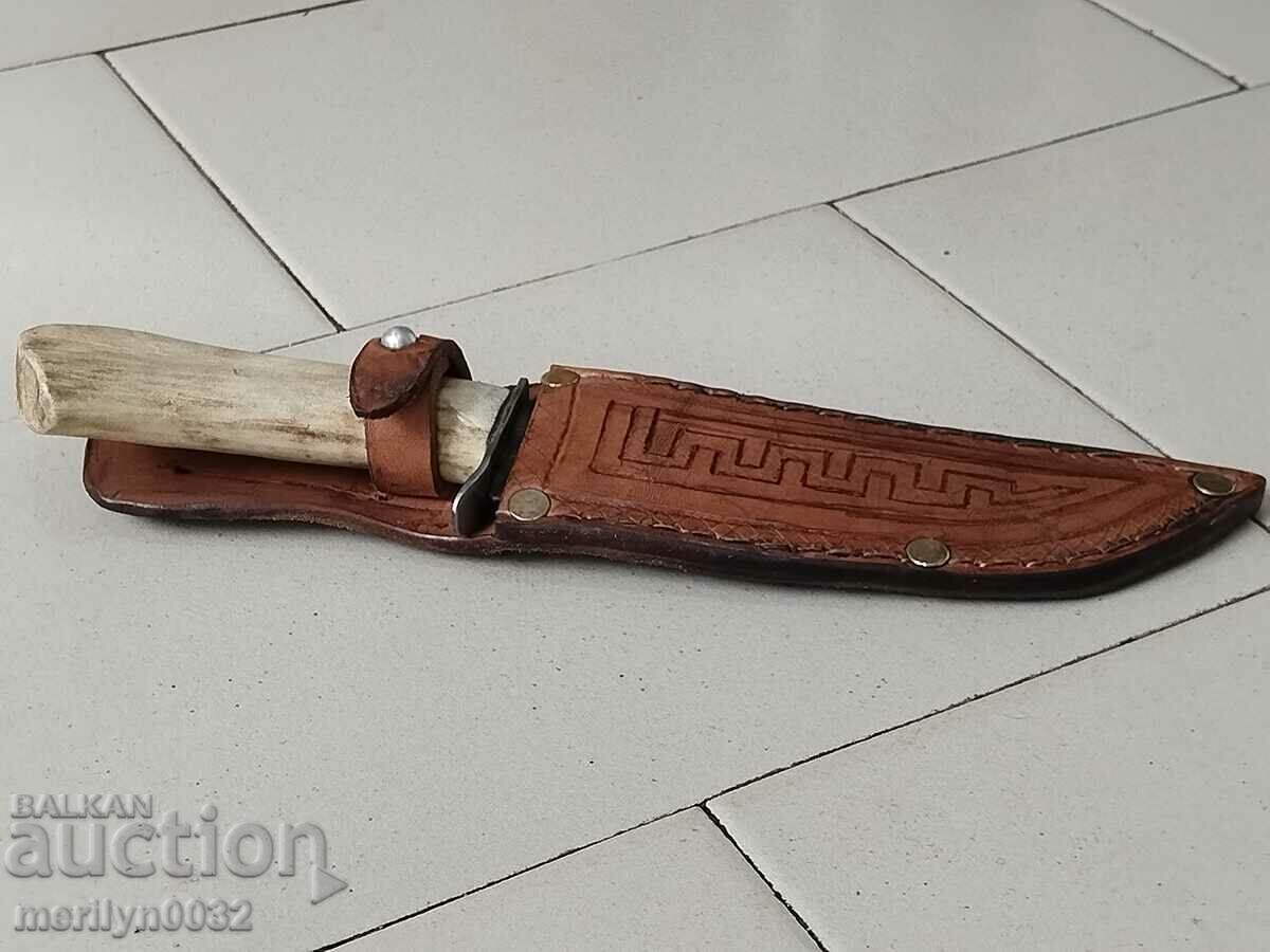 Hunting knife with a deer antler handle - 7