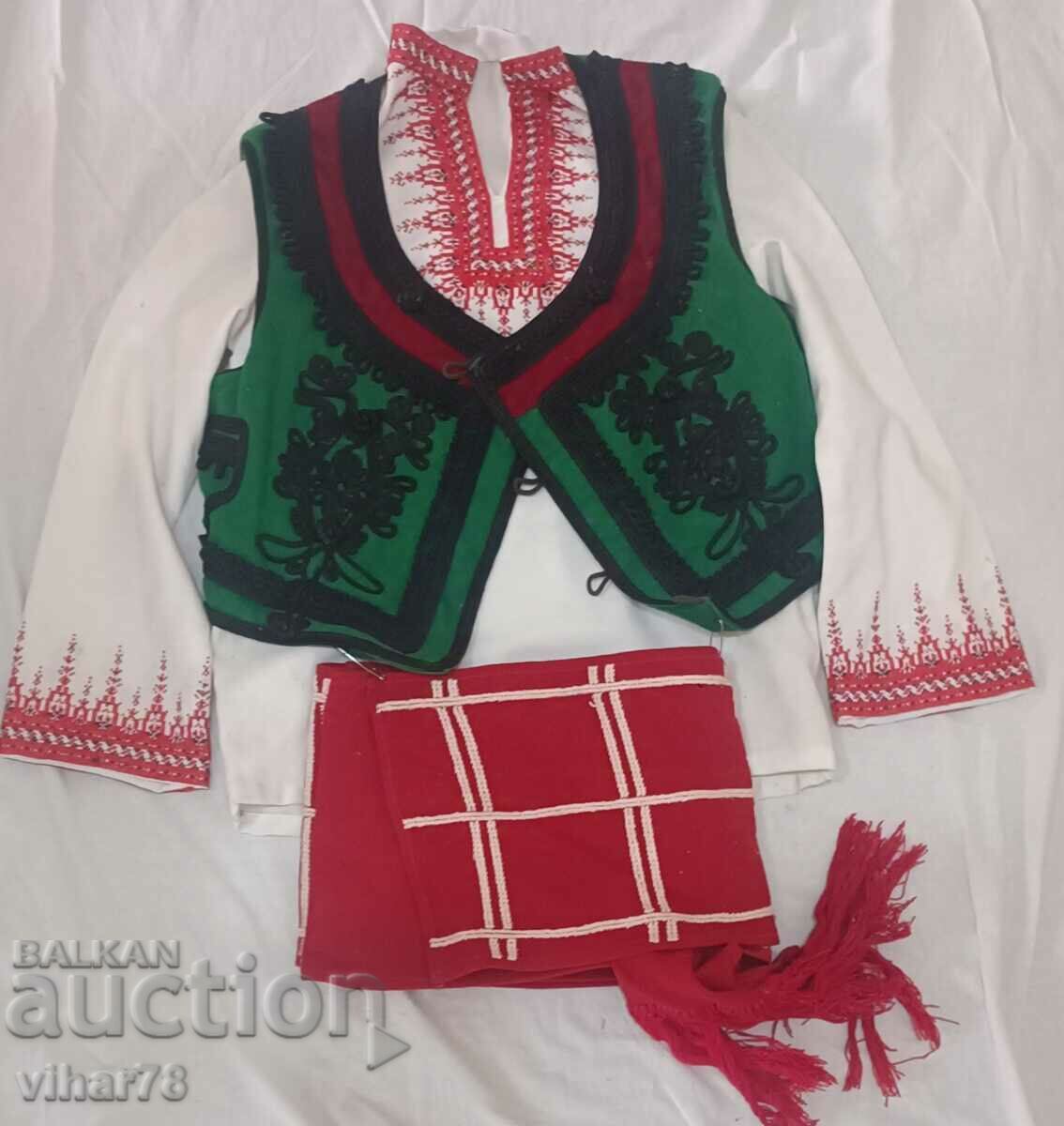 Costume - corsaj, cămașă și eșarfă