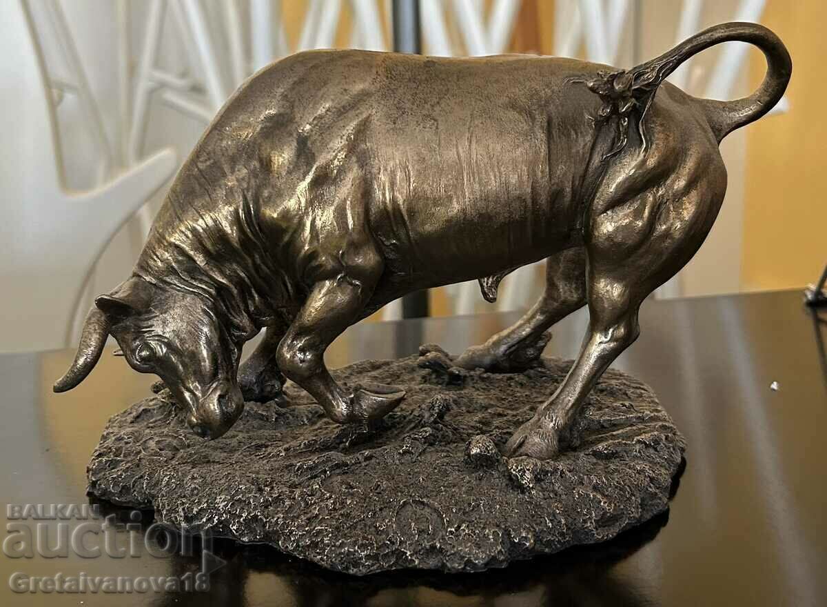 Bronze statuette Bull