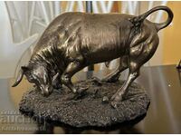 Statueta de bronz Bull