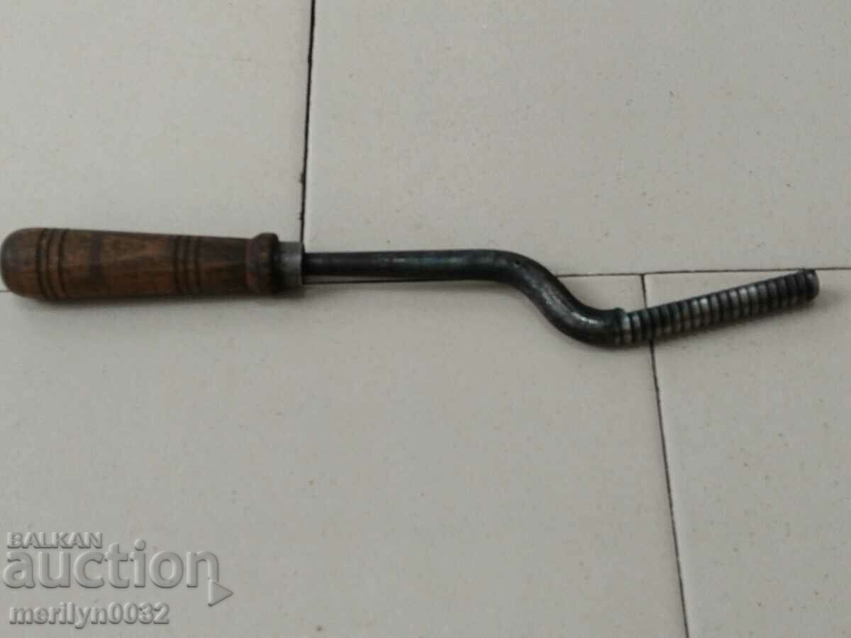 Licitație Dosar pentru montarea butoiului la atelierul box army