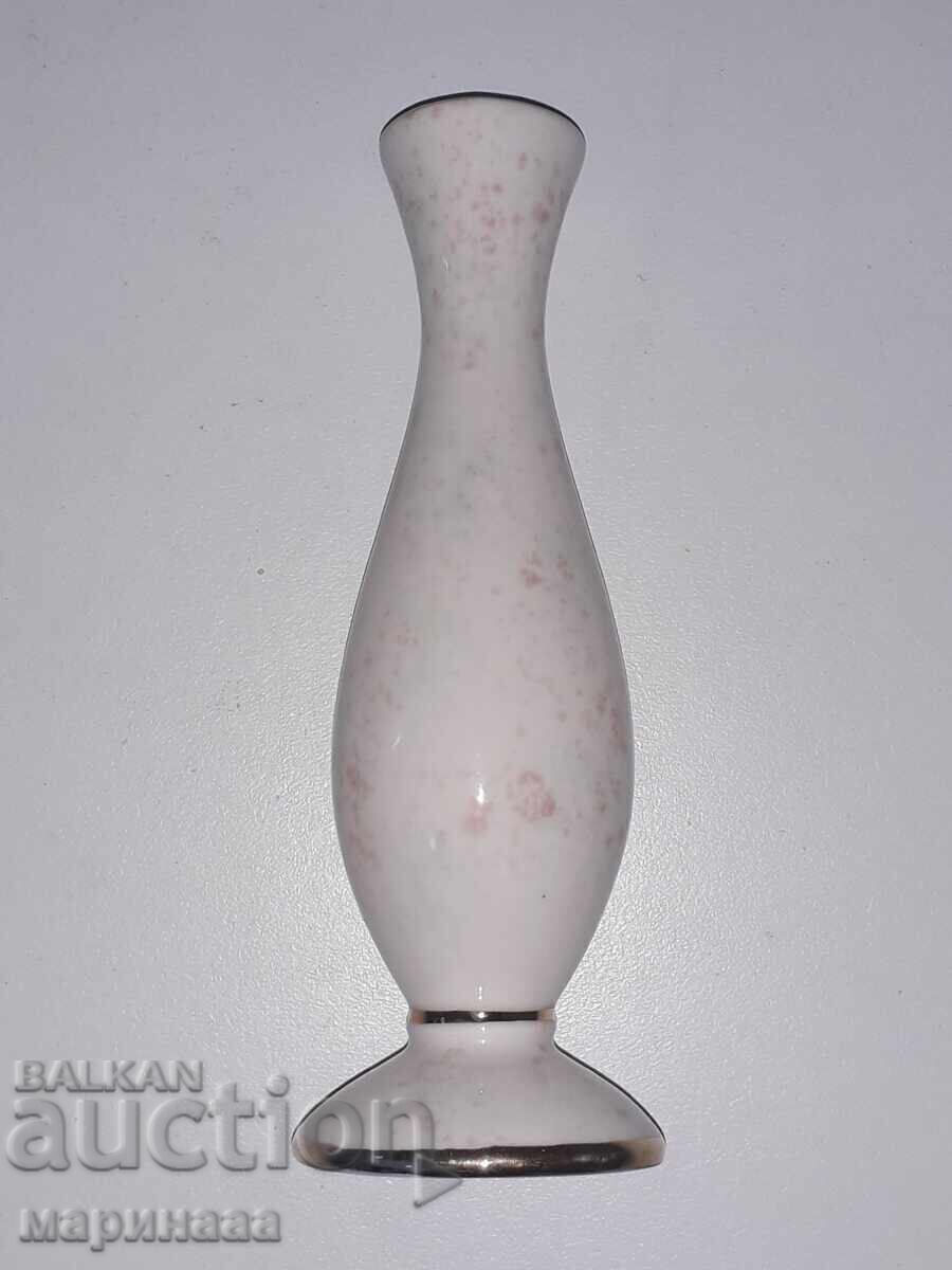 Delivery of VAZICKA. SOLID PORCELAIN. THE GOLD