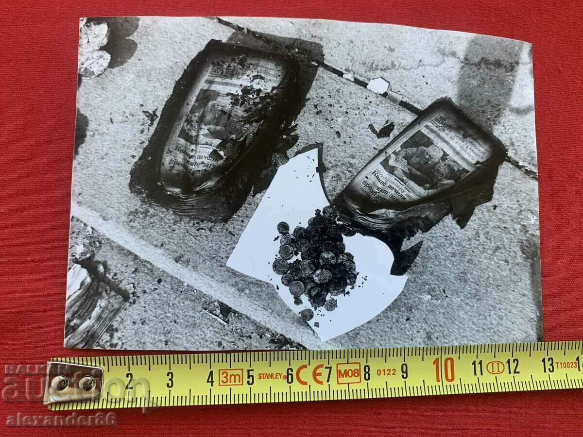 Delivery of The Party House after the fire in 1990. Delivery of The Party House after the fire in 1990.