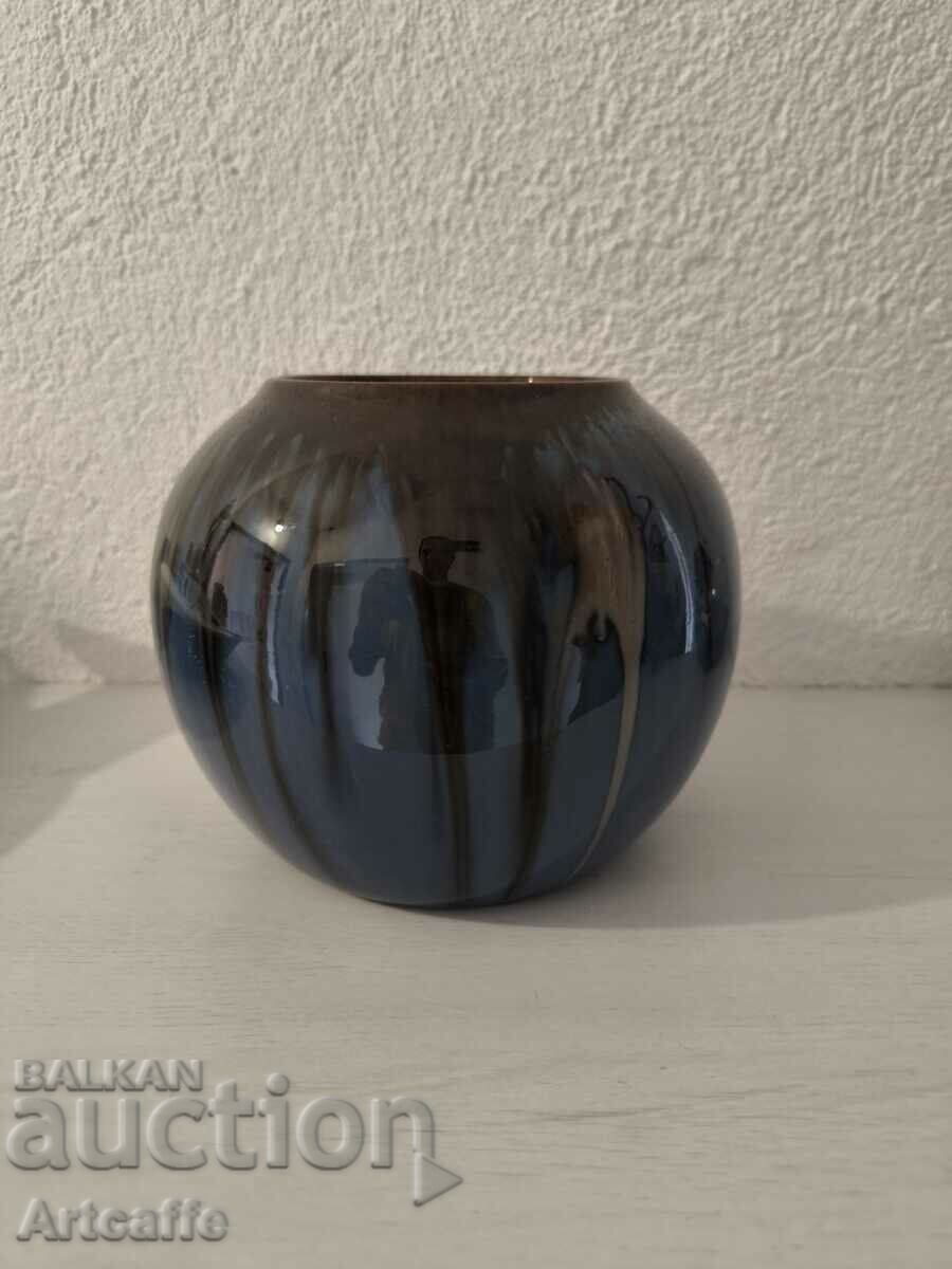 Ceramic vase