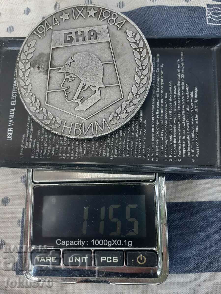 Delivery of Table medal plaque 40 years BNA Delivery of Table medal plaque 40 years BNA