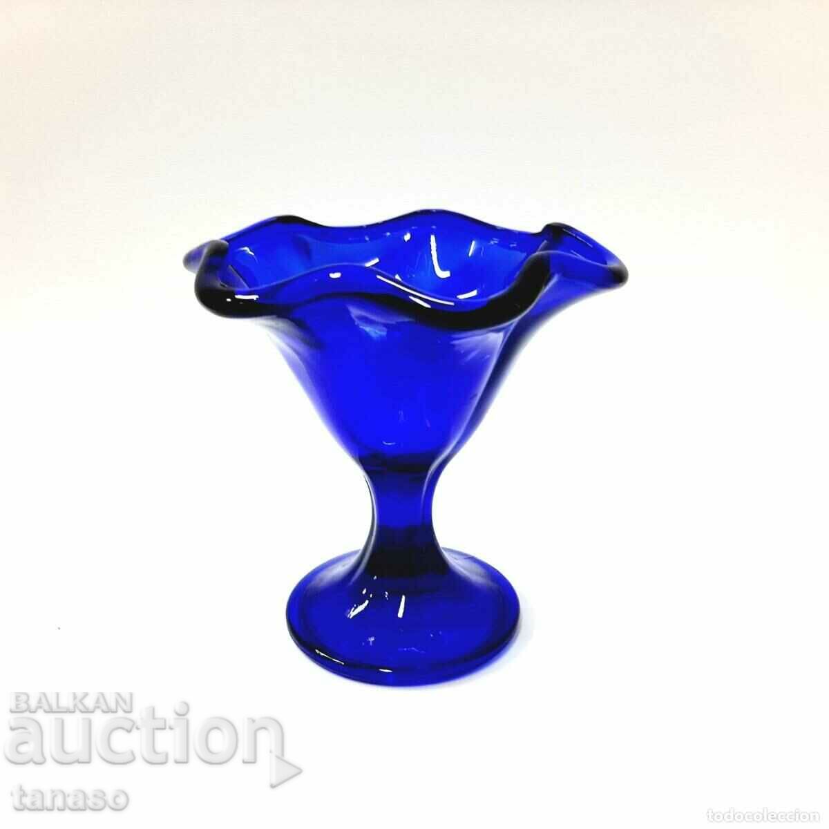 Delivery of Italian Cobalt Blue Glass Candy Bowl(9.2) Delivery of Italian Cobalt Blue Glass Candy Bowl(9.2)