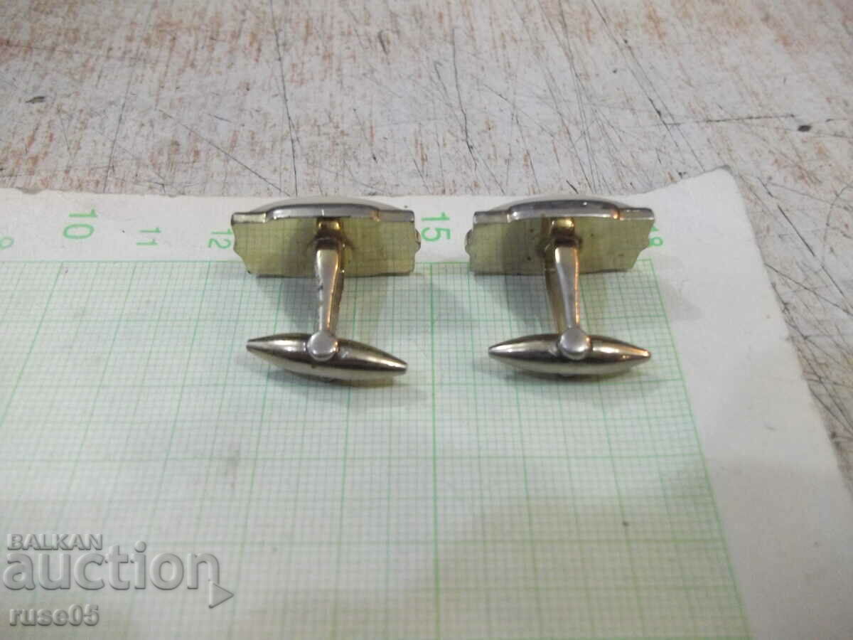 Delivery of Buttons - 23 Delivery of Buttons - 23